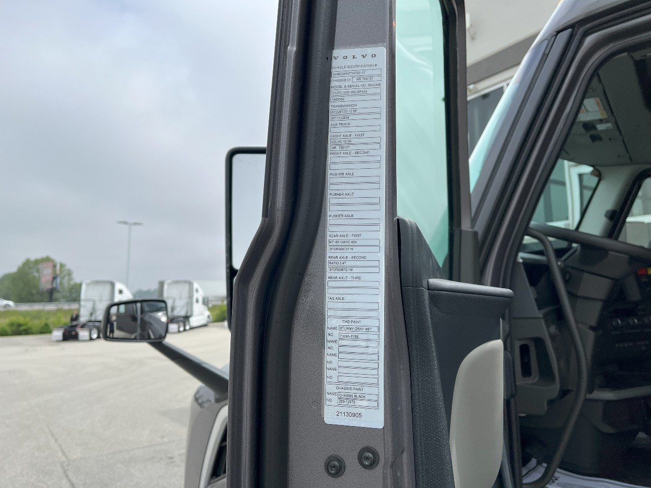 2026 Volvo - image 10