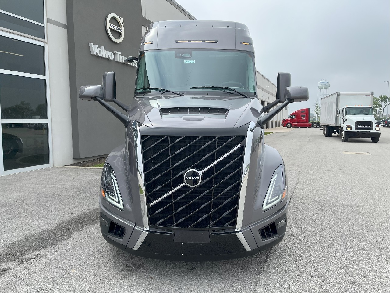 2026 Volvo - image 2