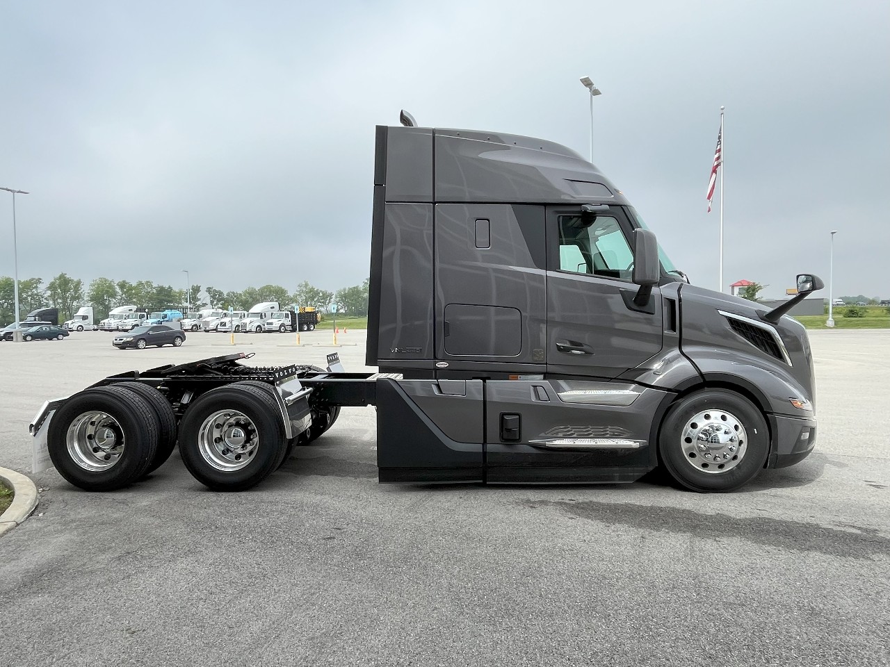 2026 Volvo - image 4