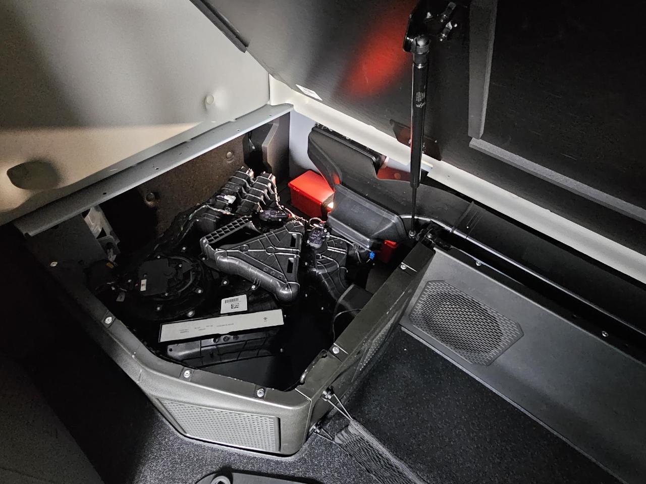 2026 Volvo - image 10