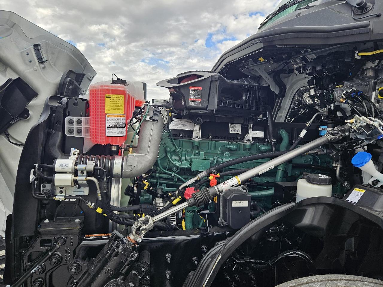 2026 Volvo - image 13