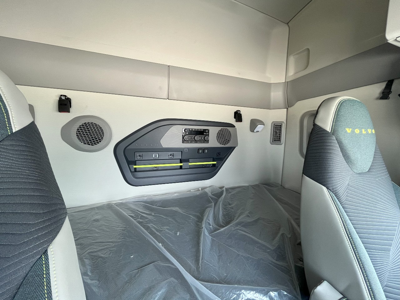 2026 Volvo - image 16