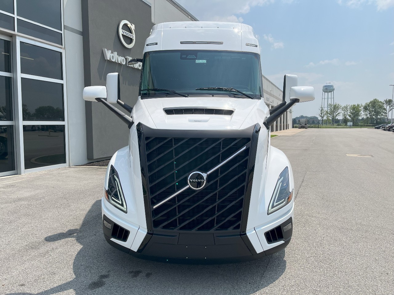 2026 Volvo - image 2