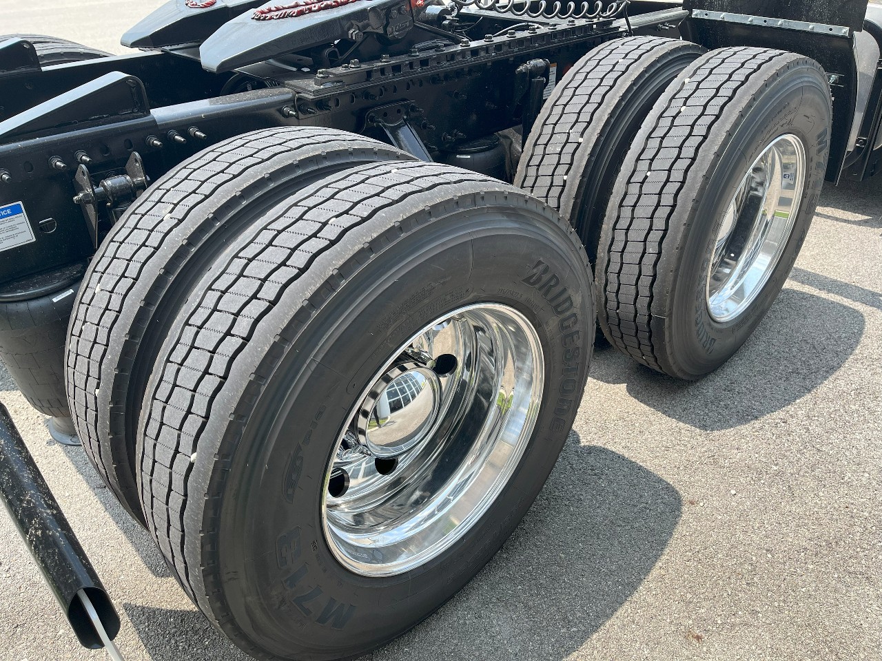 2026 Volvo - image 5