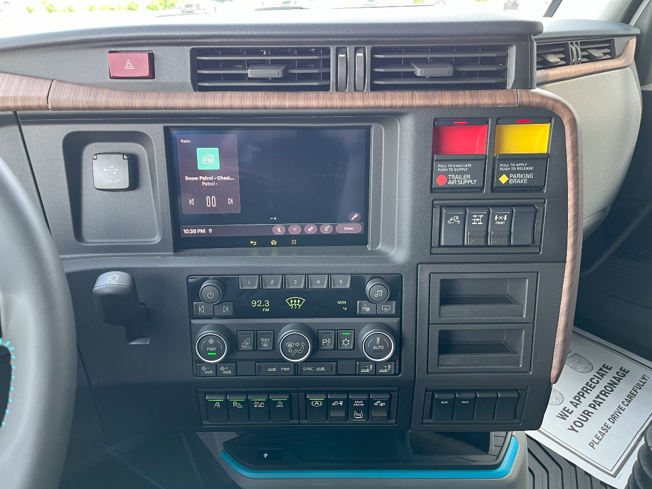 2026 Volvo - image 11