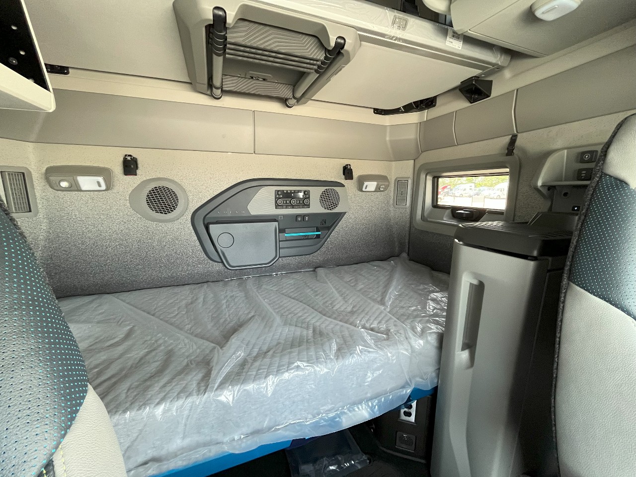 2026 Volvo - image 16