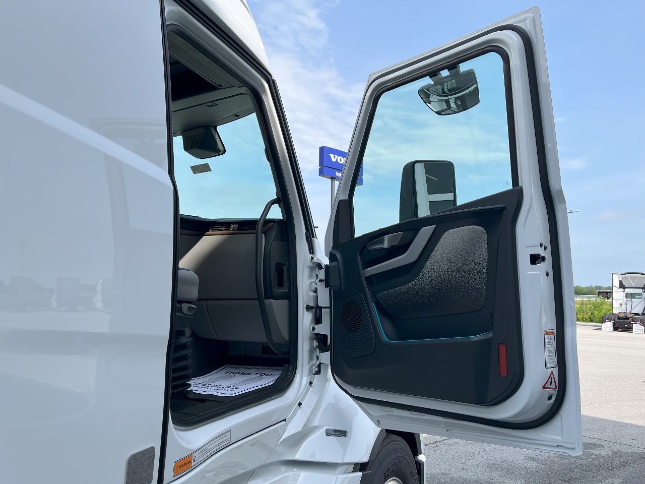 2026 Volvo - image 19