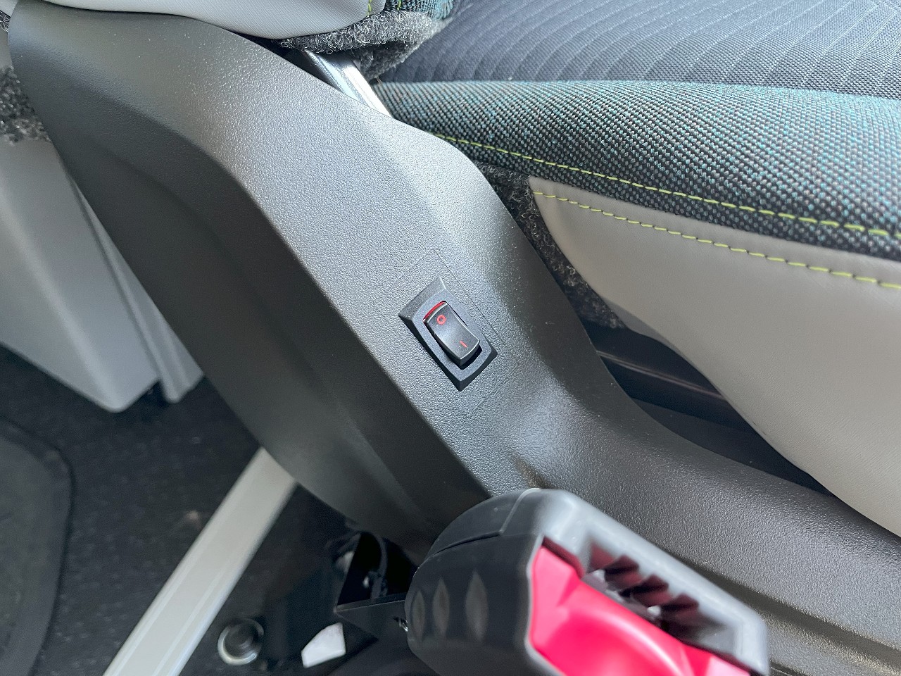 2026 Volvo - image 15