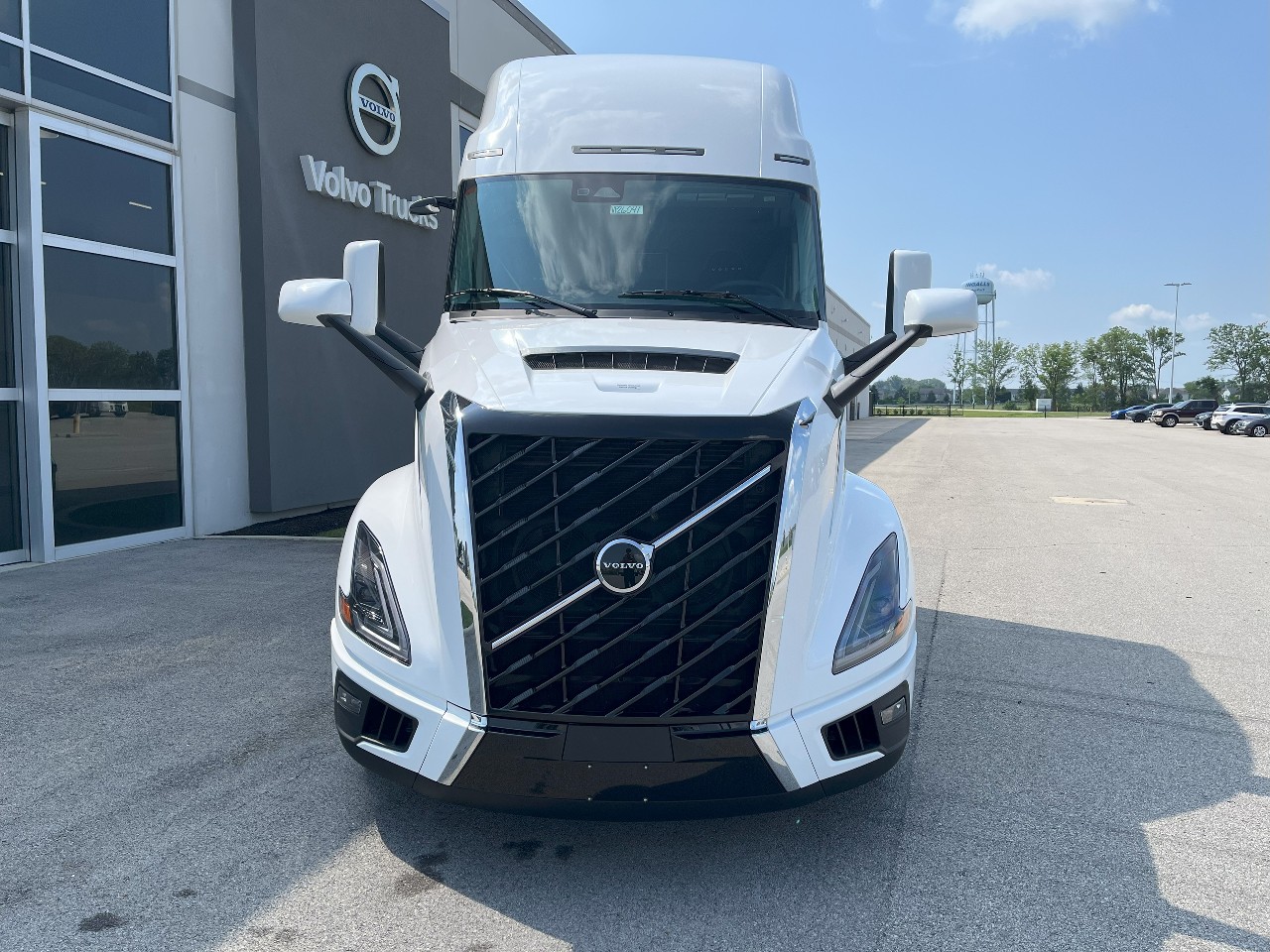 2026 Volvo - image 2