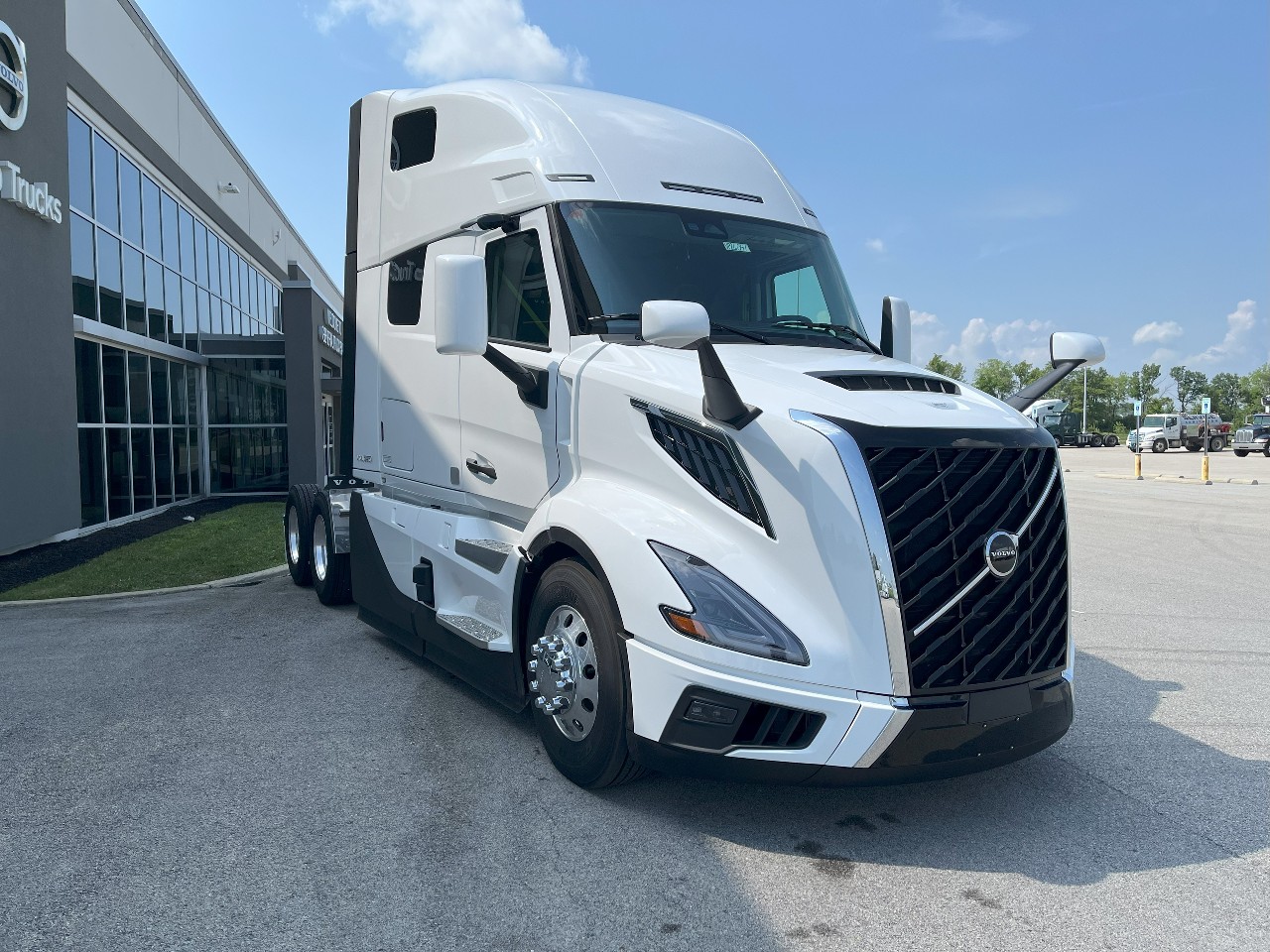 2026 Volvo - image 3