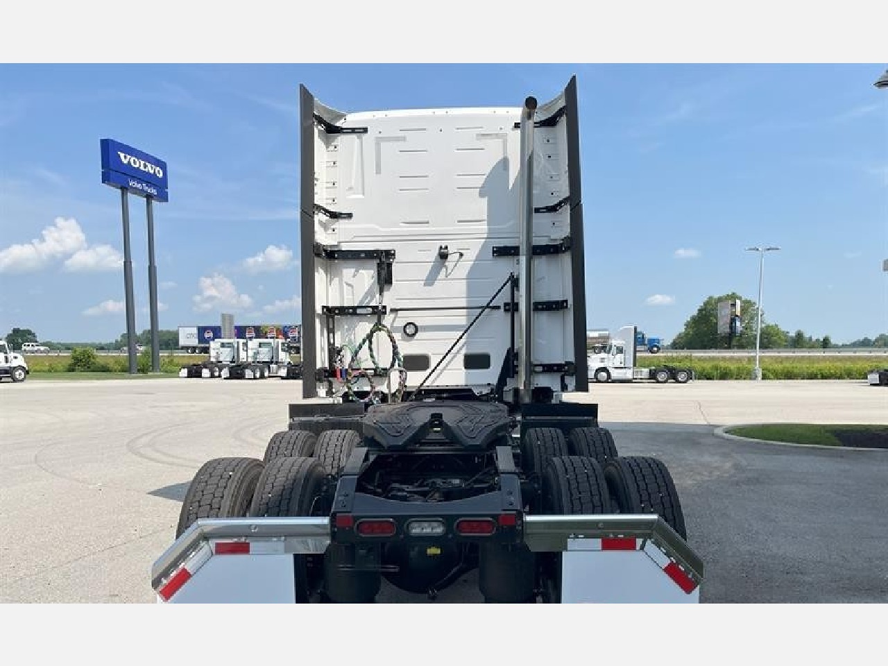 2026 Volvo - image 6