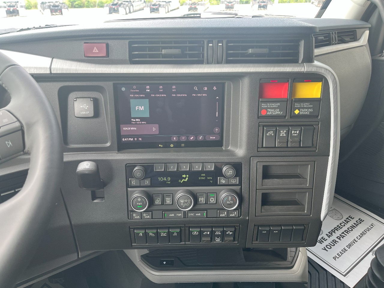 2026 Volvo - image 12