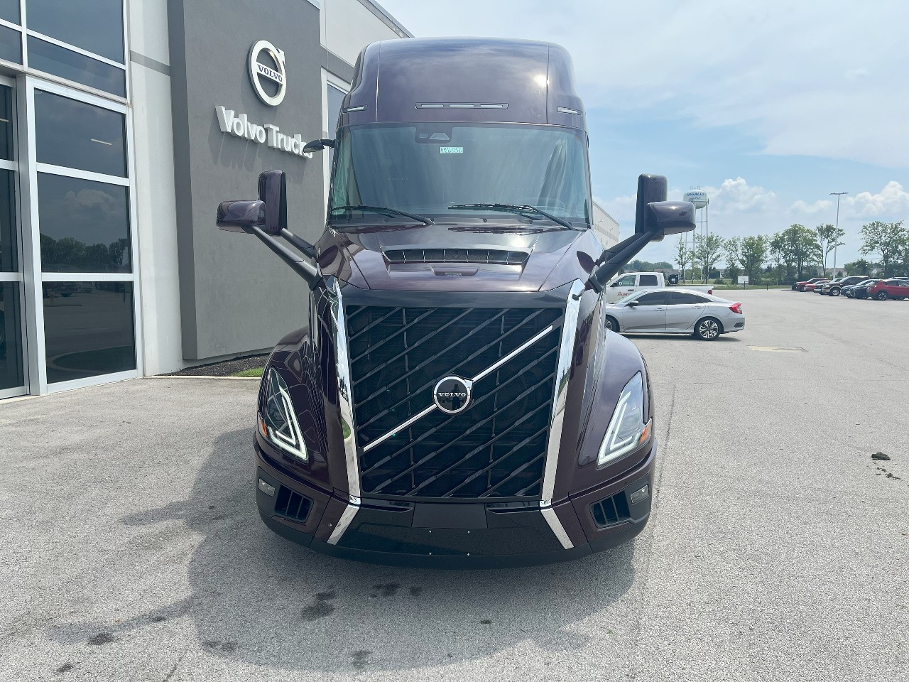 2026 Volvo - image 2