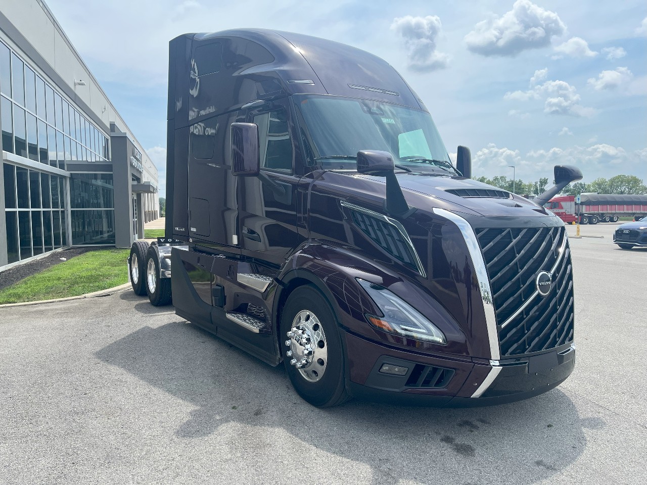 2026 Volvo - image 3