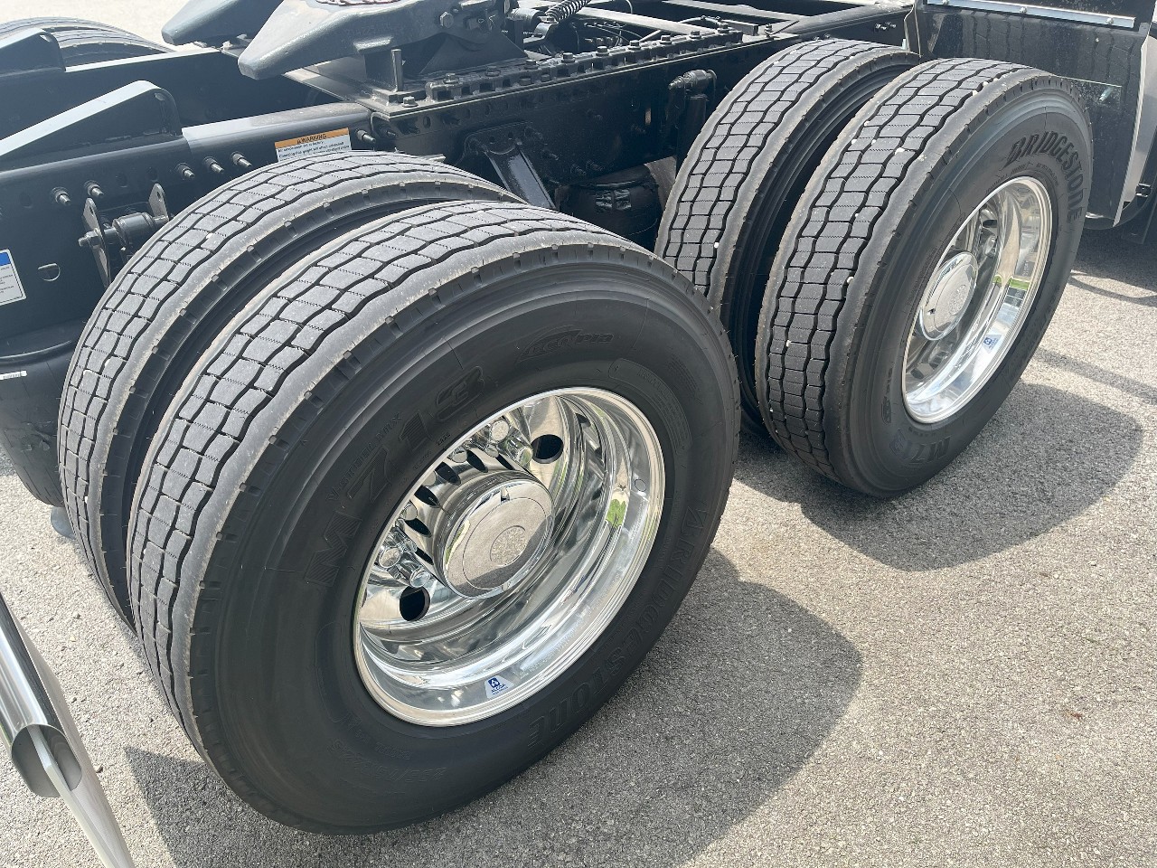 2026 Volvo - image 5