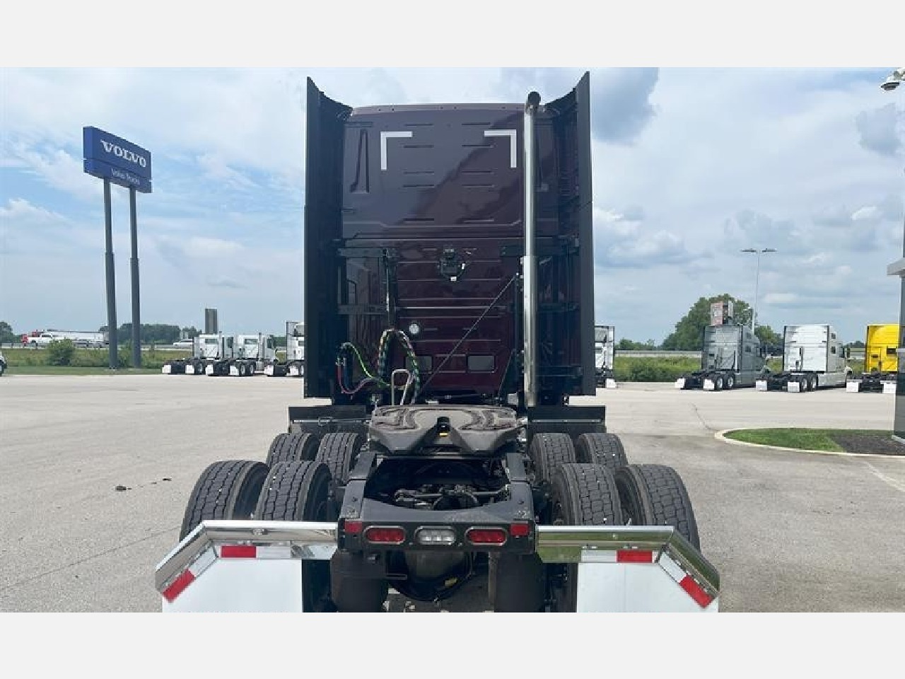 2026 Volvo - image 6