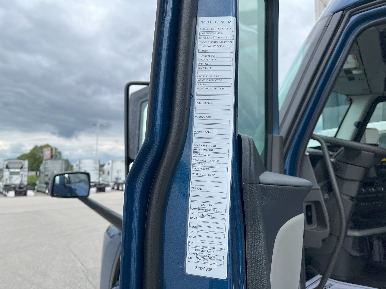 2026 Volvo - image 10