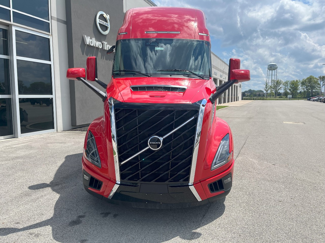 2026 Volvo - image 2