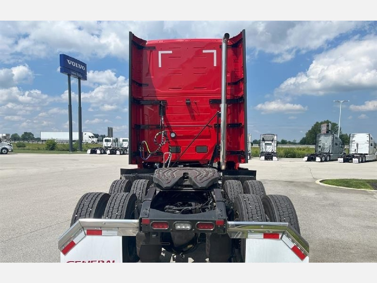 2026 Volvo - image 6