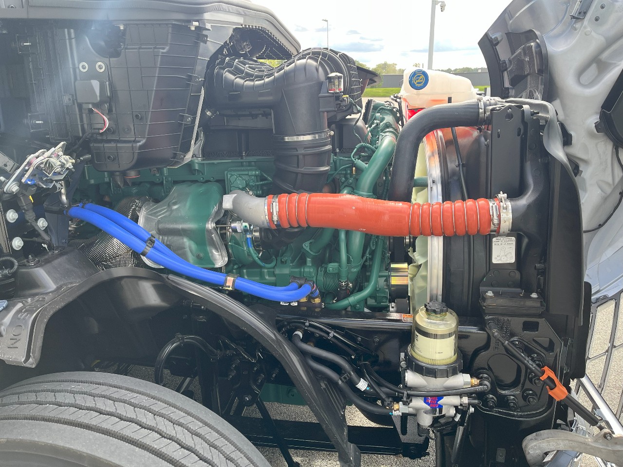 2026 Volvo - image 18