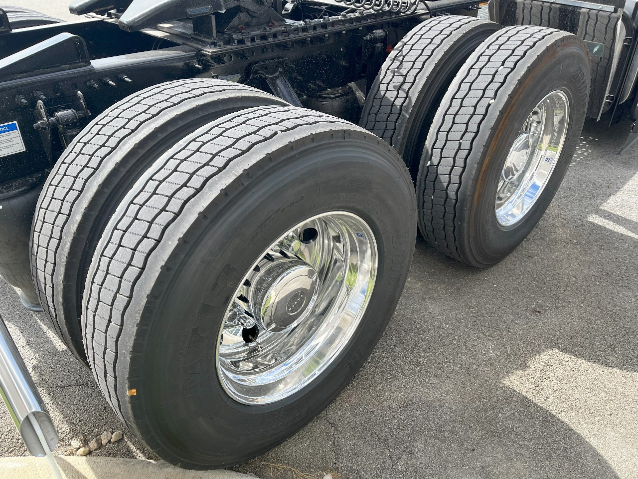 2026 Volvo - image 5