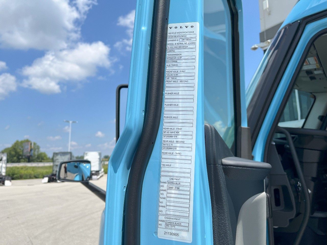 2026 Volvo - image 10