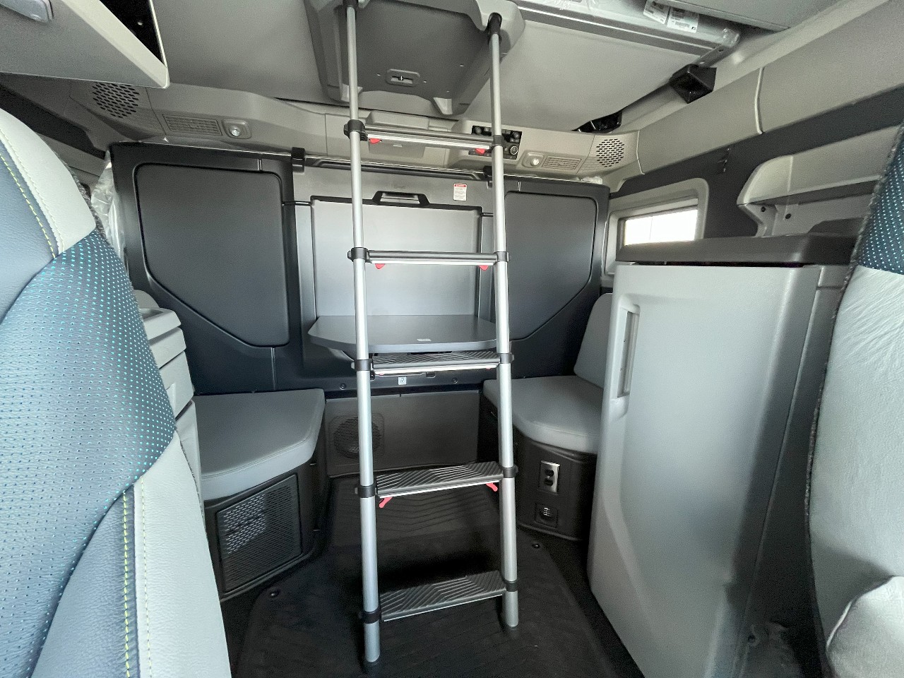 2026 Volvo - image 17