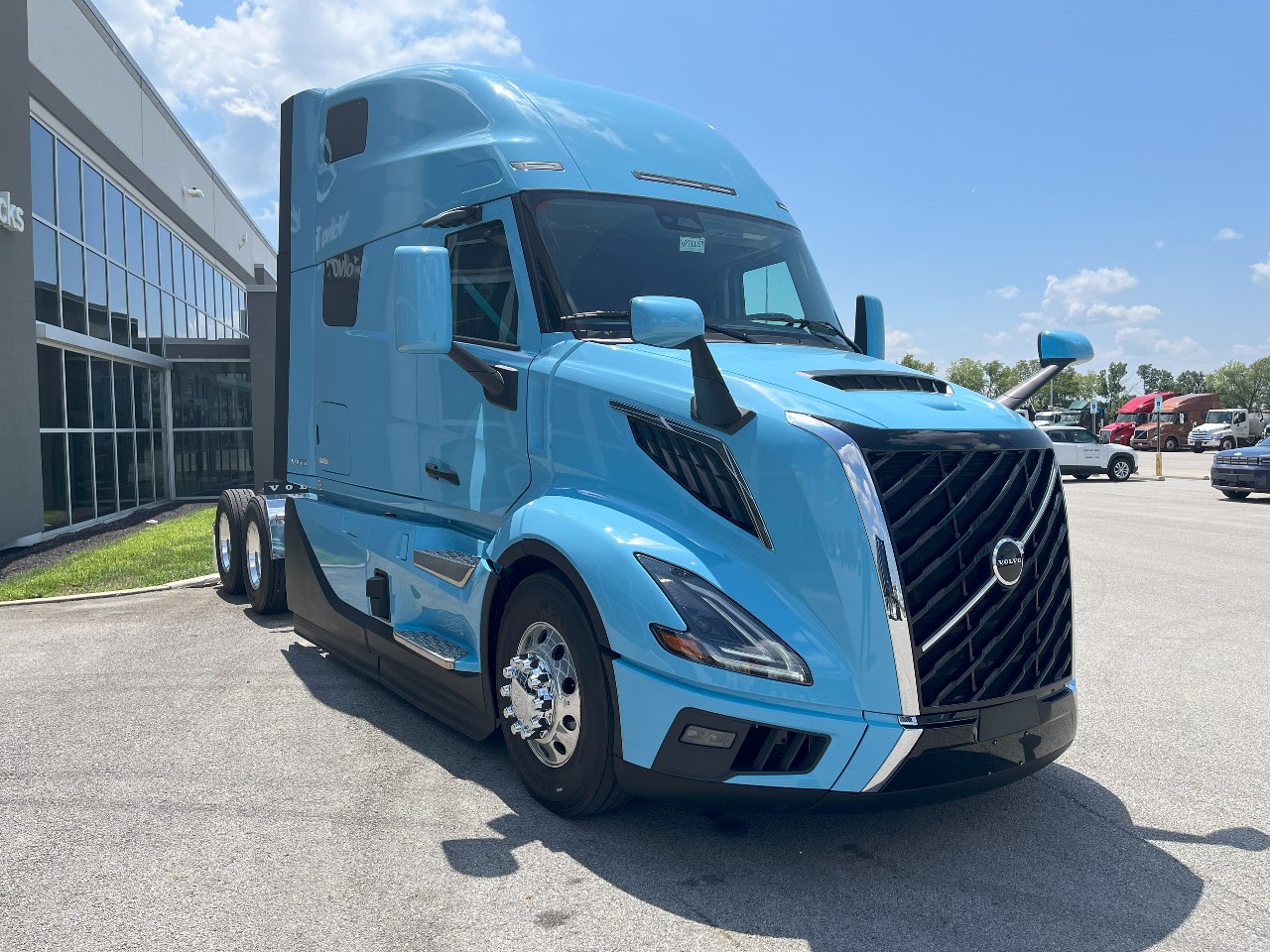 2026 Volvo - image 3