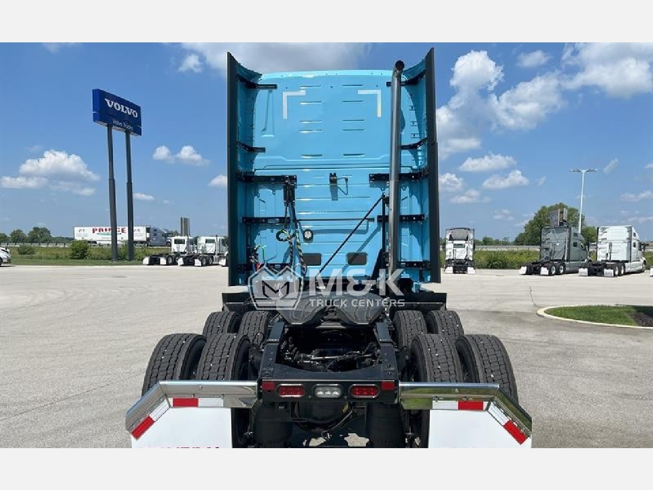 2026 Volvo - image 6