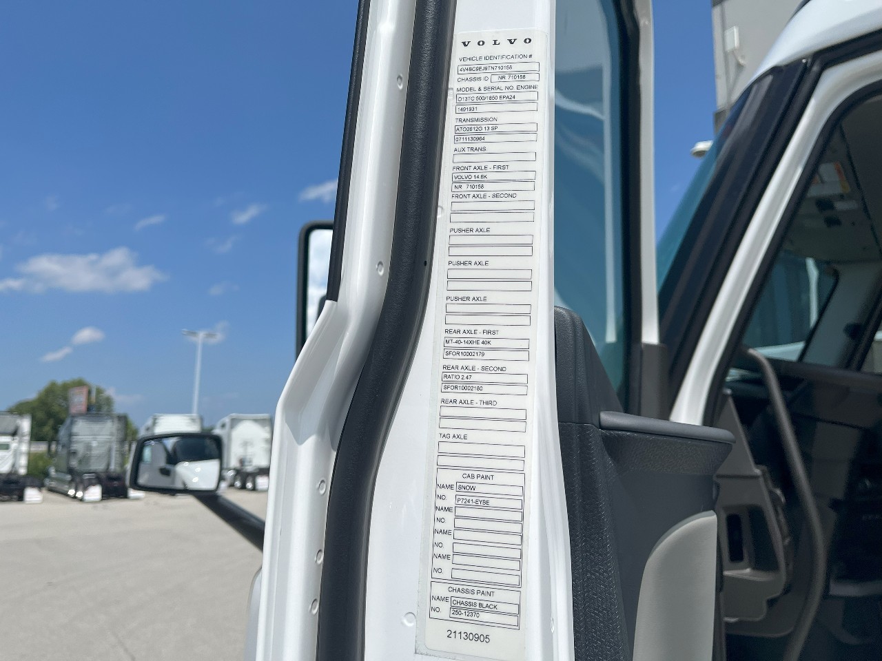 2026 Volvo - image 10