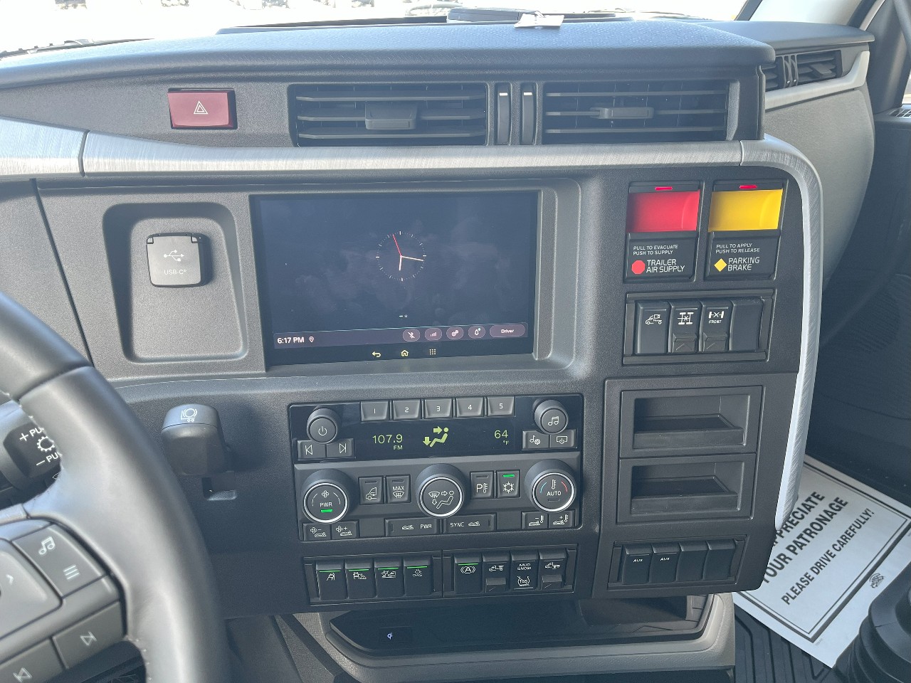 2026 Volvo - image 12