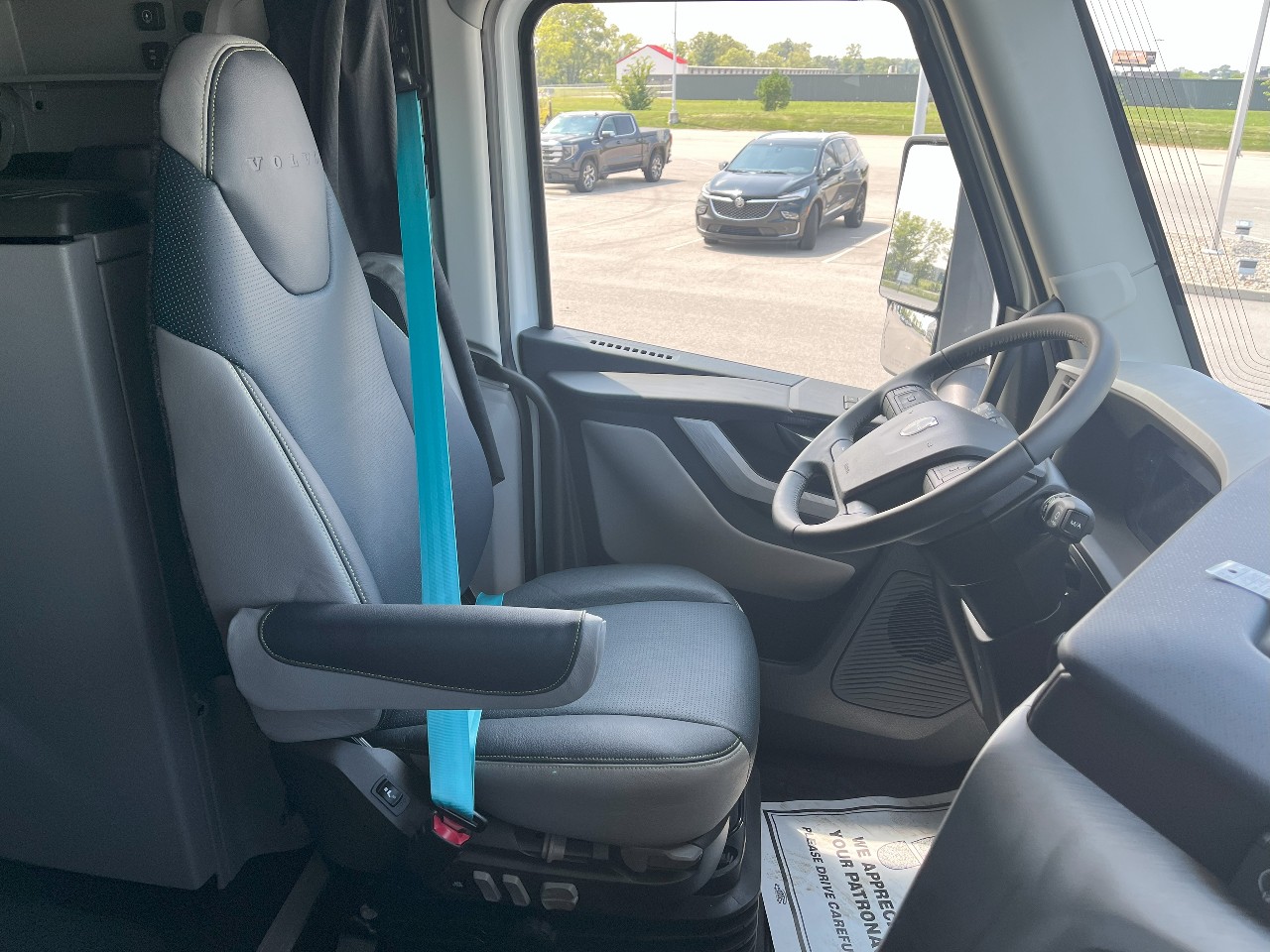 2026 Volvo - image 14