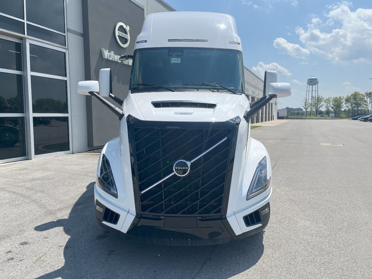 2026 Volvo - image 2