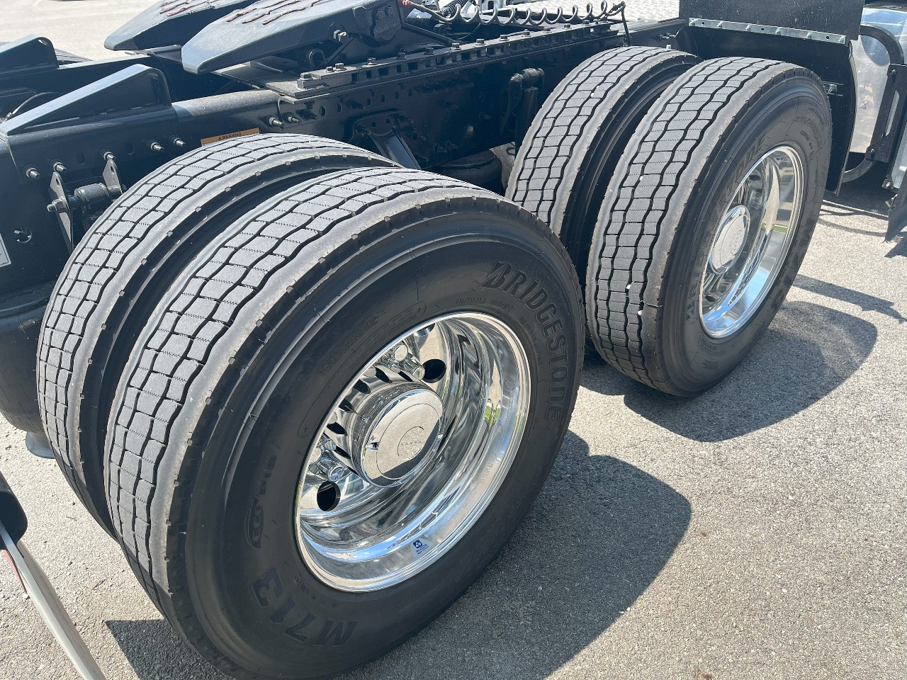 2026 Volvo - image 5