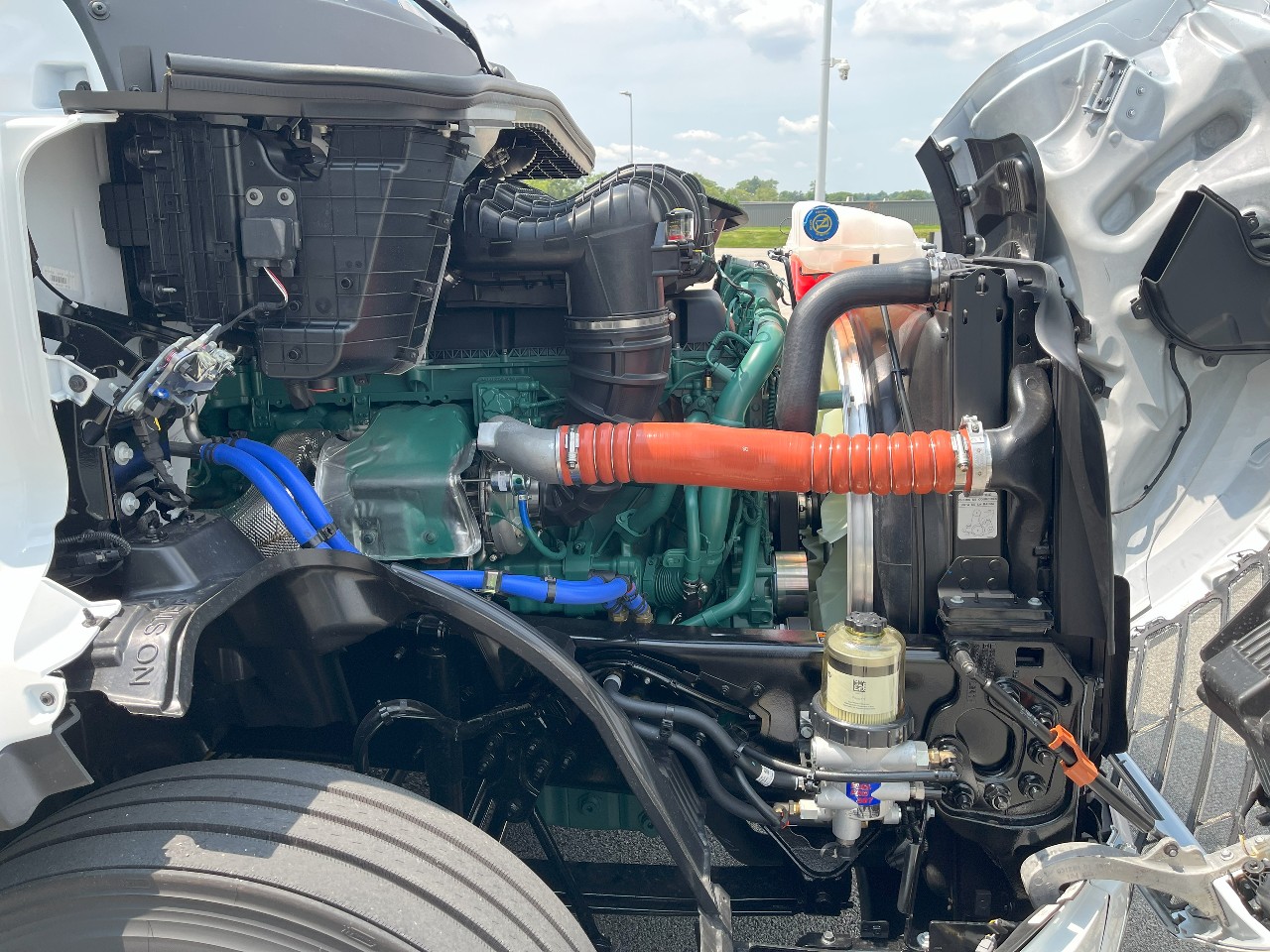 2026 Volvo - image 19