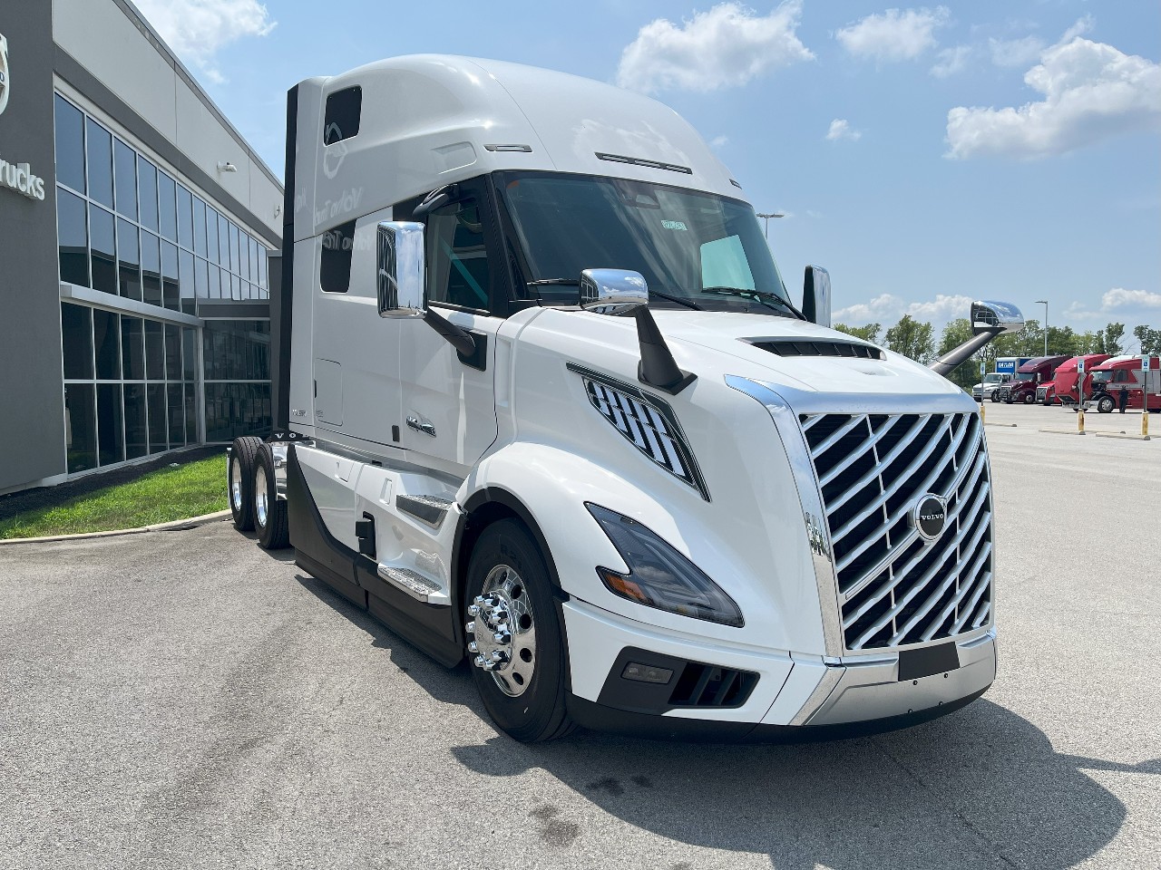 2026 Volvo - image 3