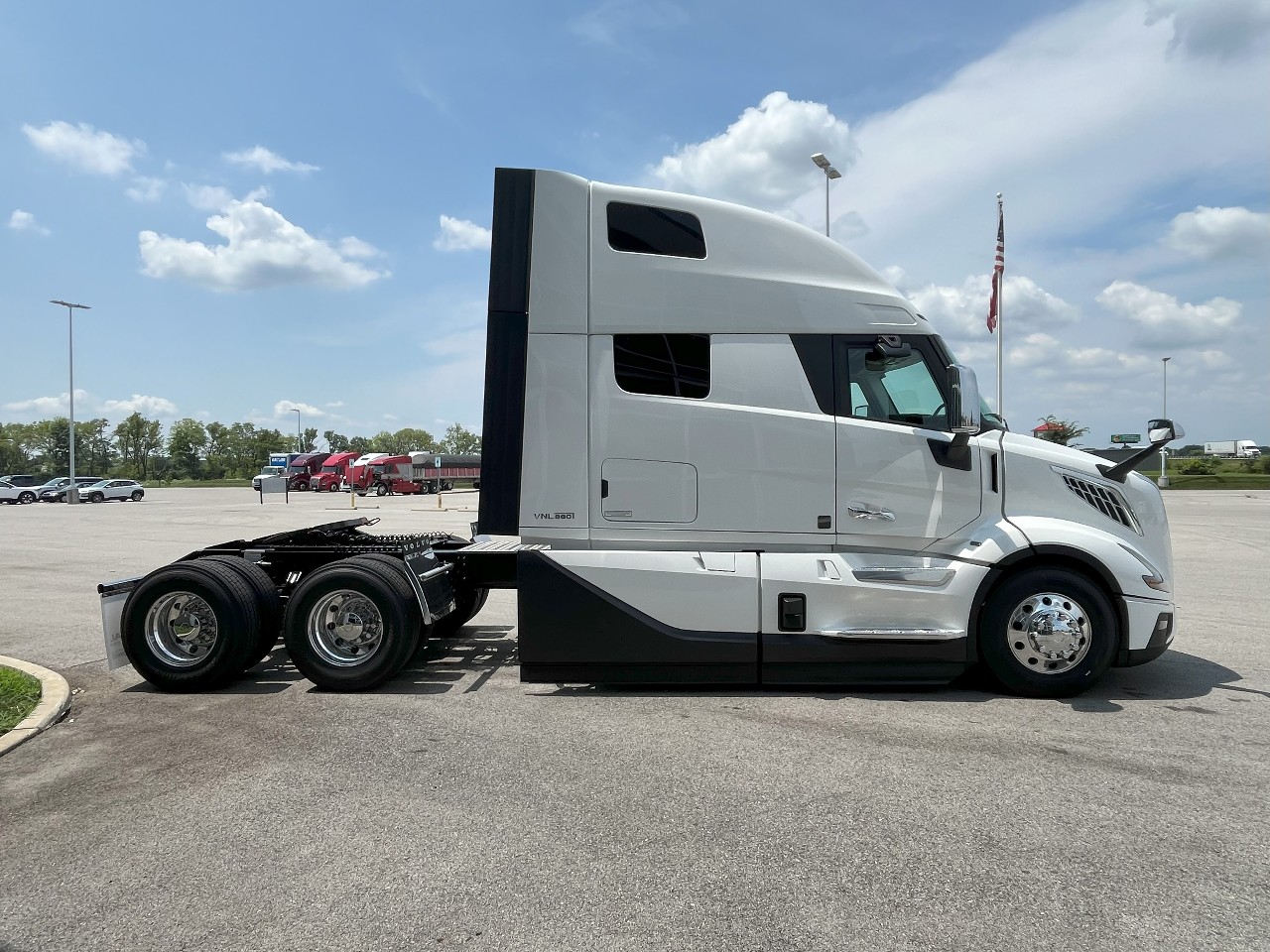 2026 Volvo - image 4