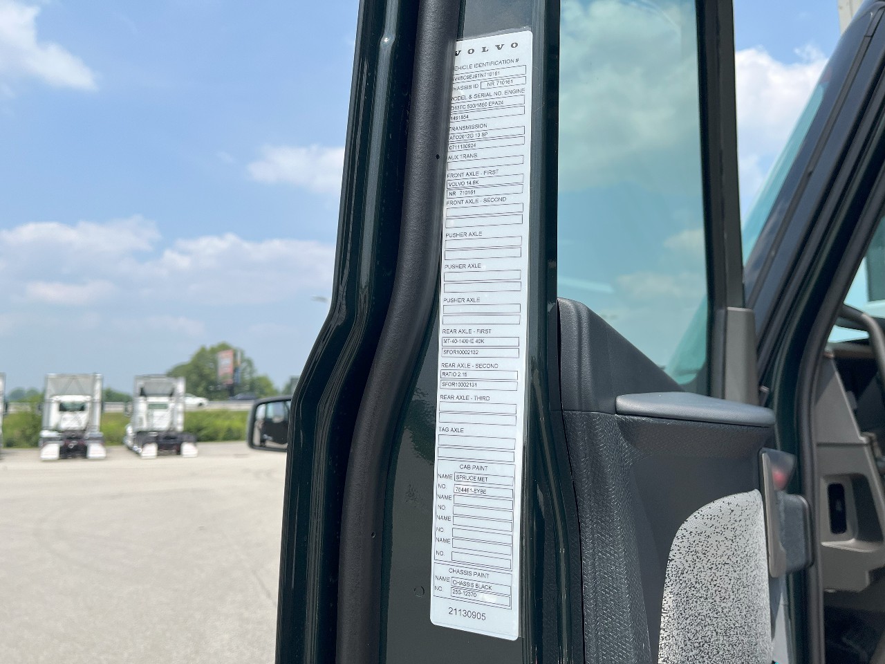 2026 Volvo - image 10