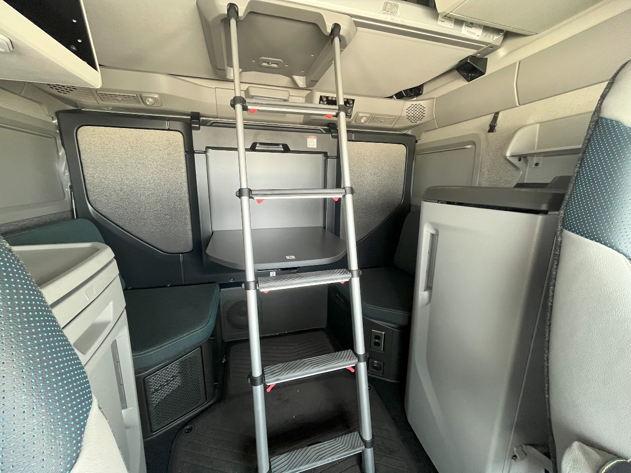 2026 Volvo - image 16