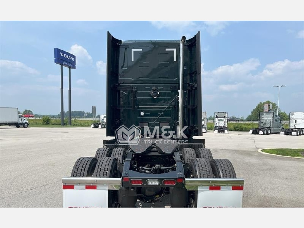 2026 Volvo - image 6