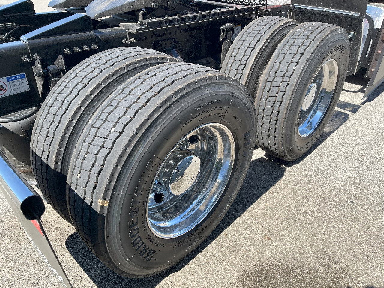 2026 Volvo - image 5