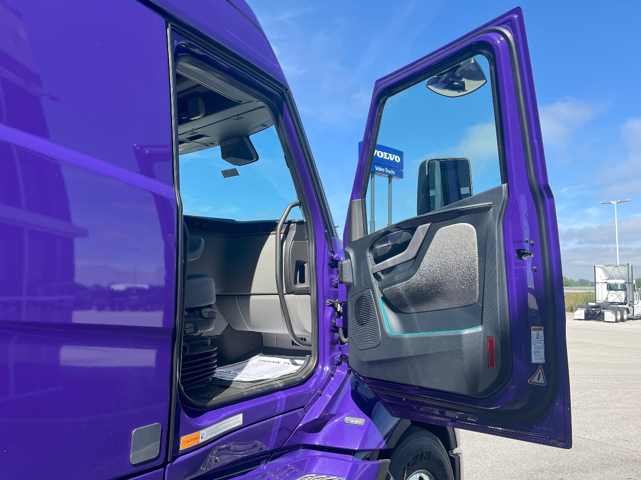 2026 Volvo - image 19