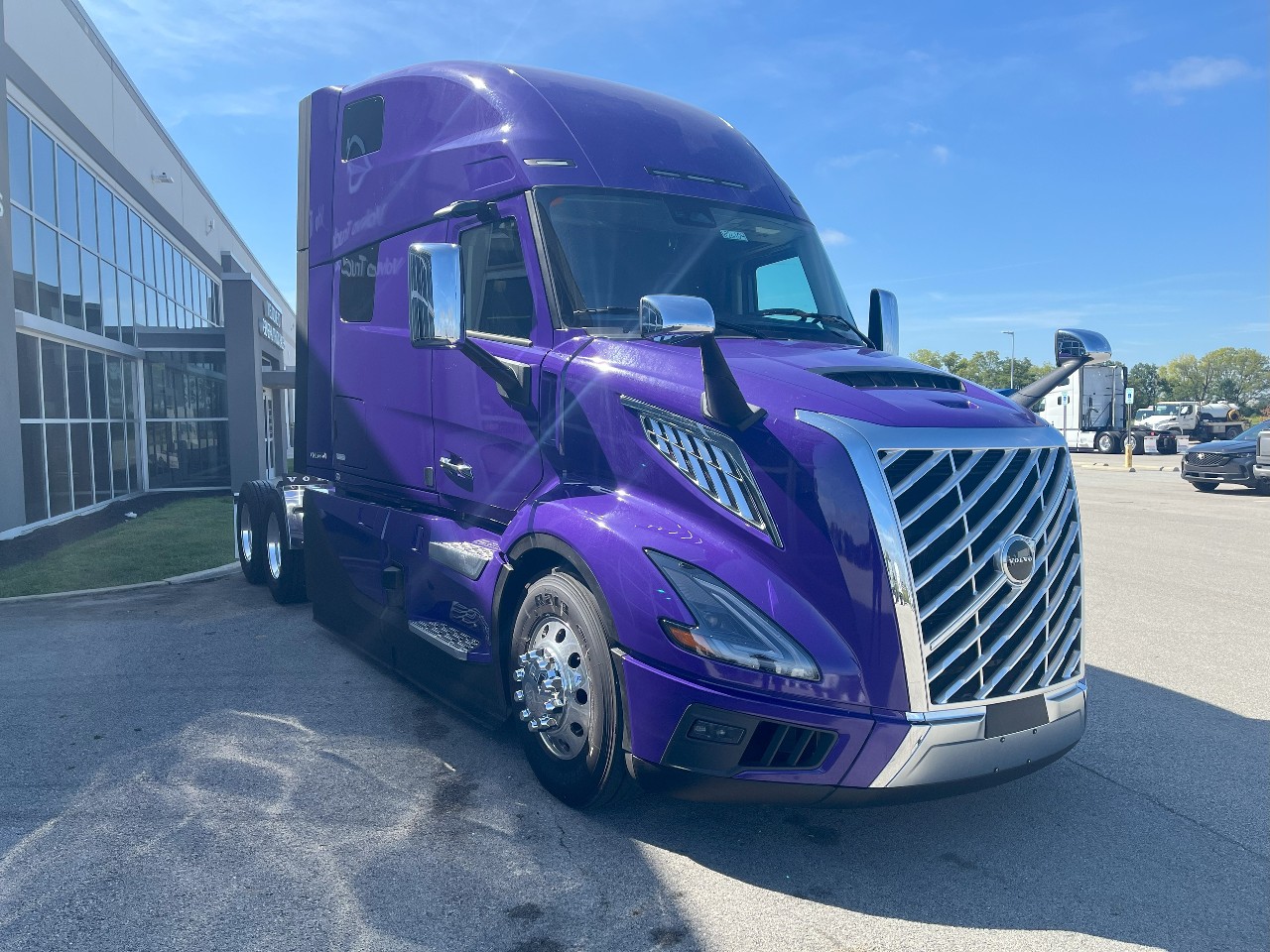 2026 Volvo - image 3