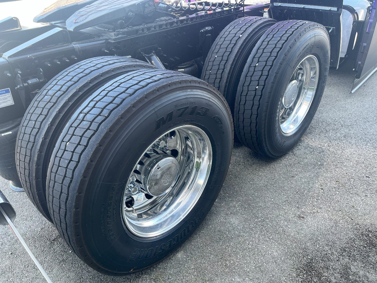 2026 Volvo - image 5