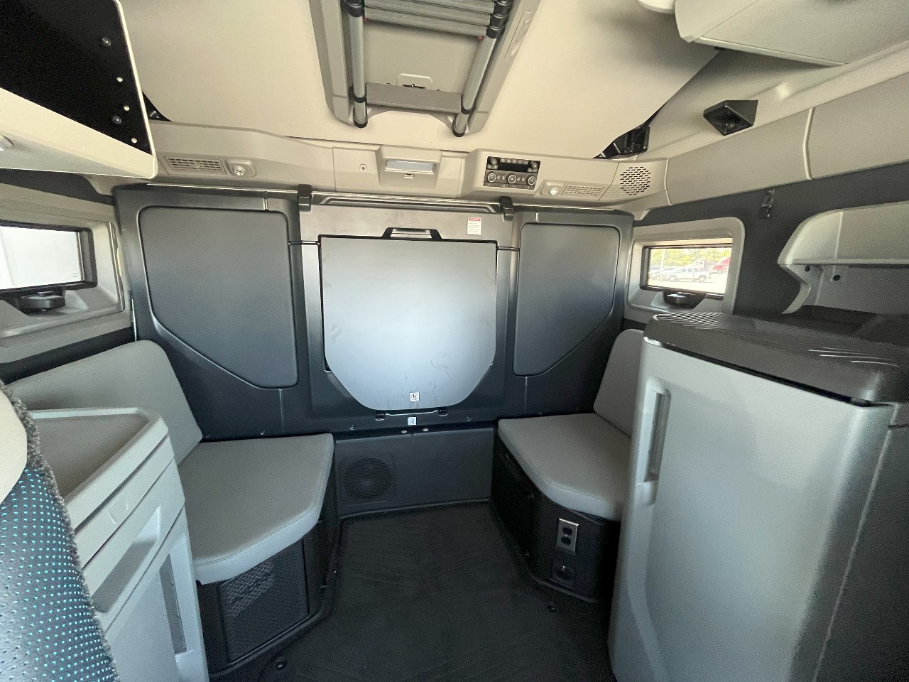 2026 Volvo - image 18