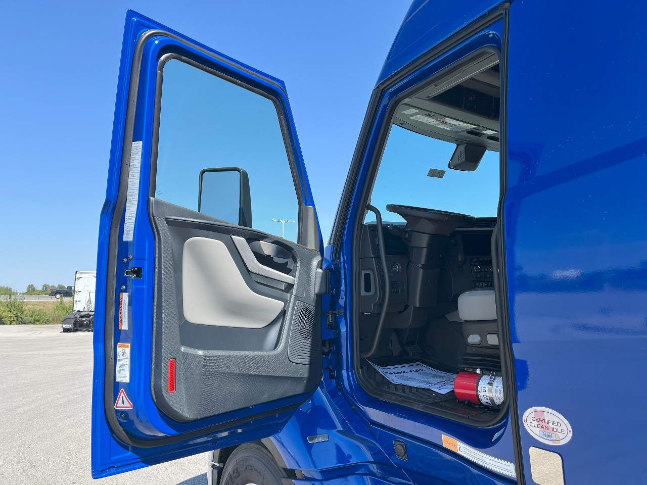 2026 Volvo - image 9