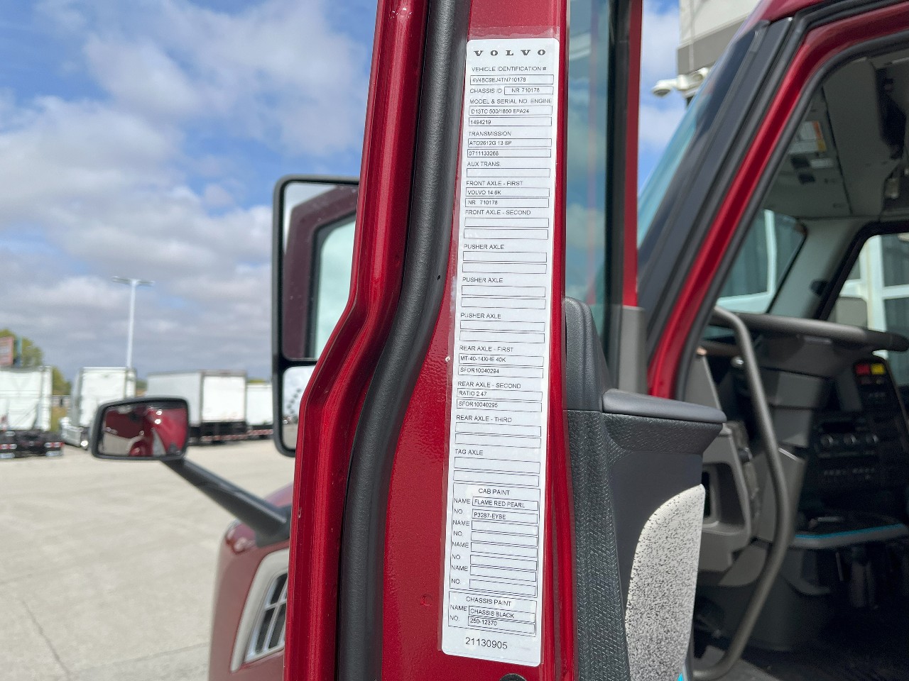 2026 Volvo - image 10