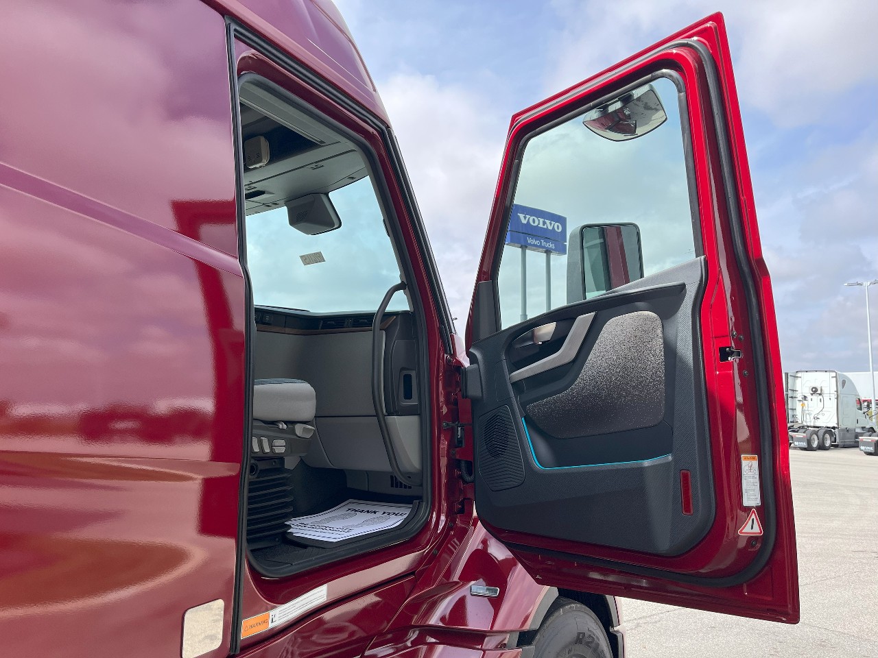 2026 Volvo - image 17