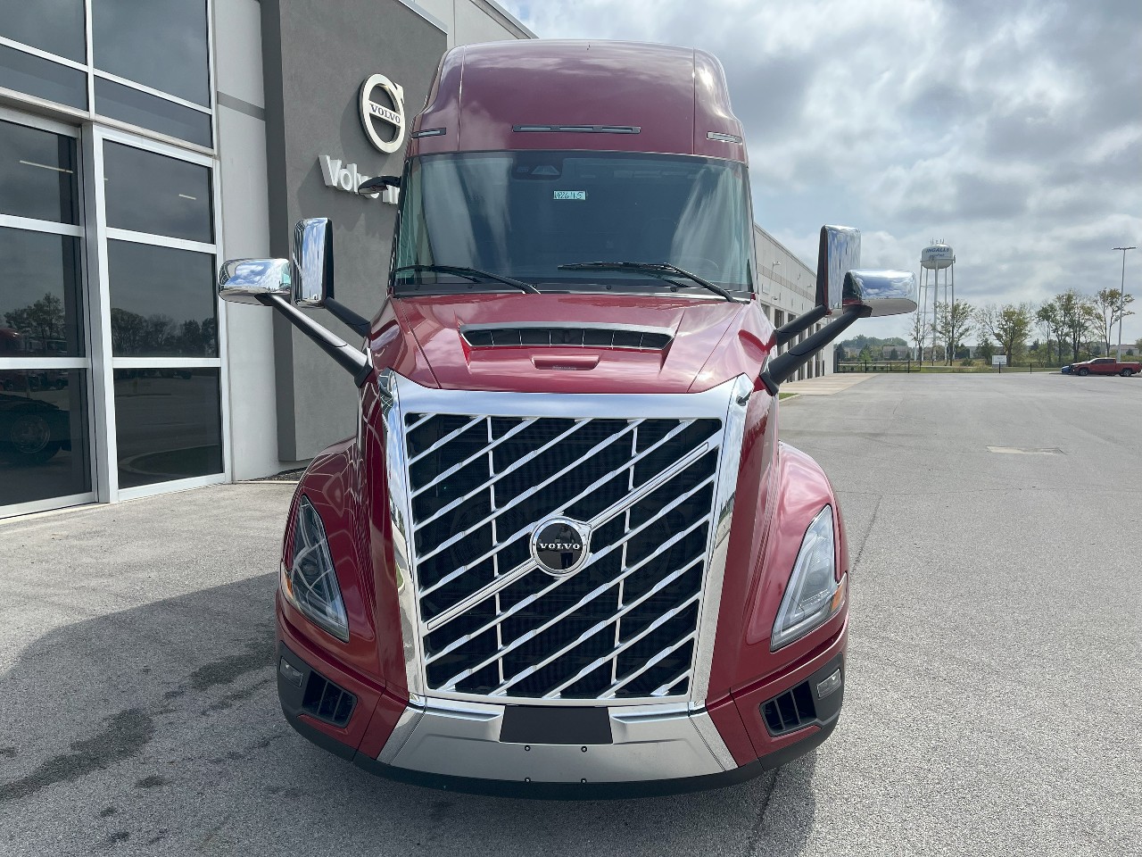 2026 Volvo - image 2