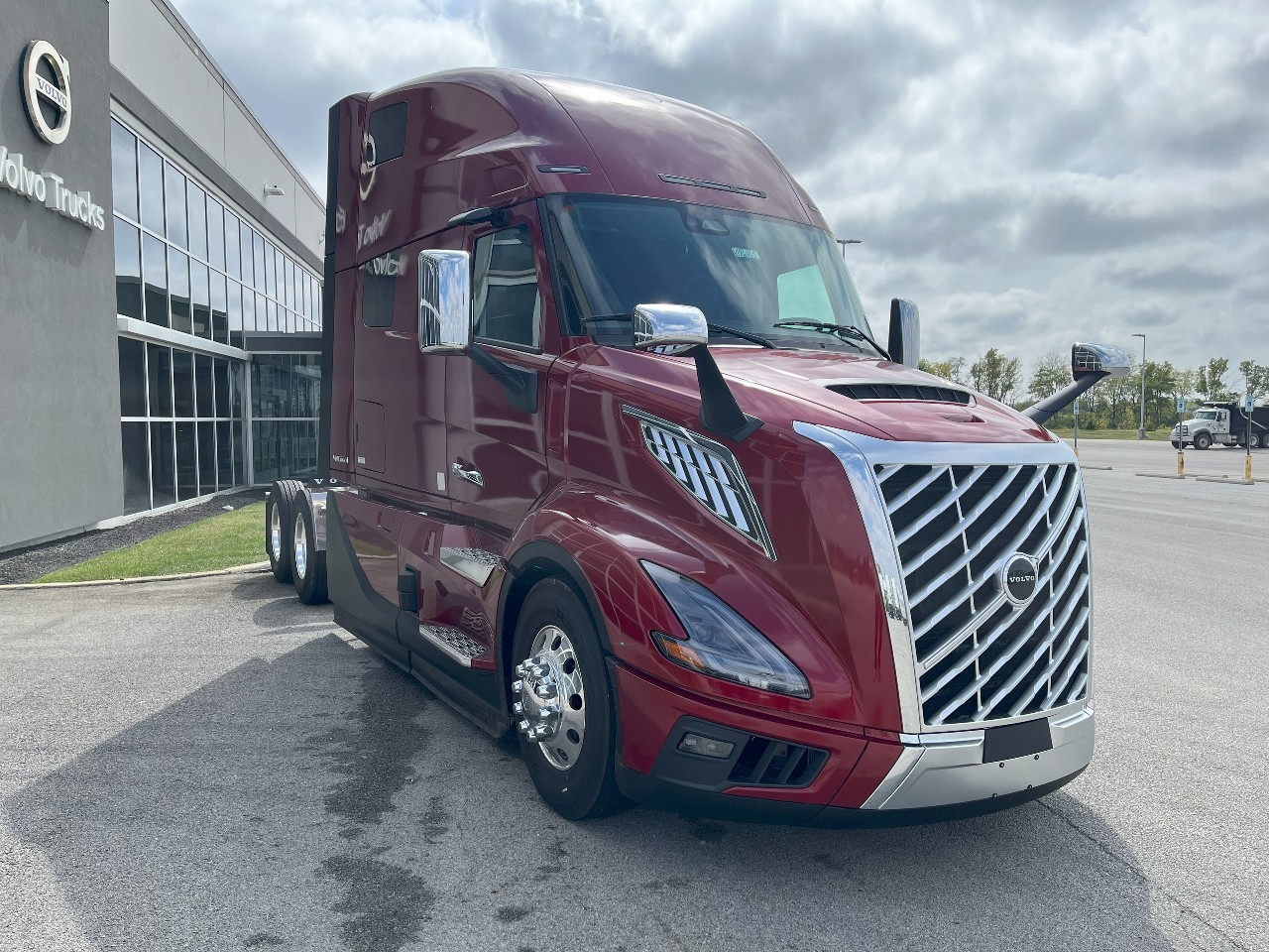 2026 Volvo - image 3